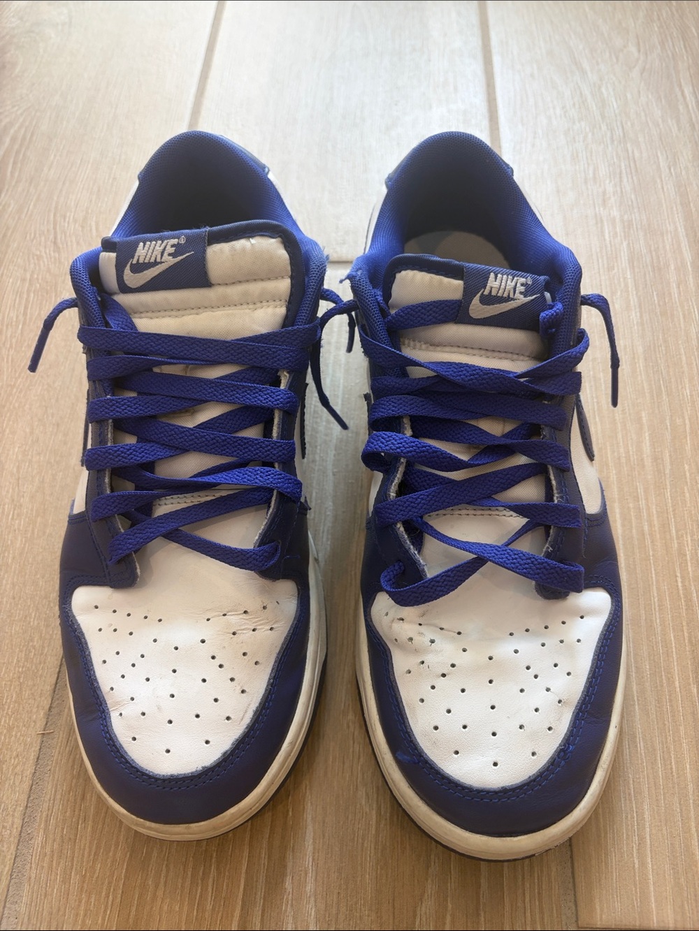 Nike Men’s Low-Top Sneakers in White and Blue